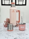 TERMO STANLEY CLASICO CON MANIJA 1.4L ROSA